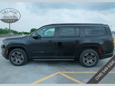 Used 2023 Jeep Wagoneer 4WD w/ Premium Group I image 1
