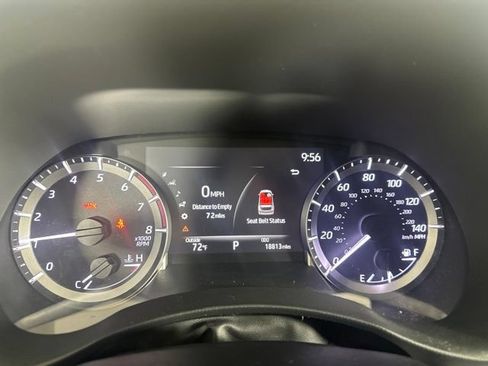 Used 2023 Toyota Highlander XLE AWD/4WD image 28