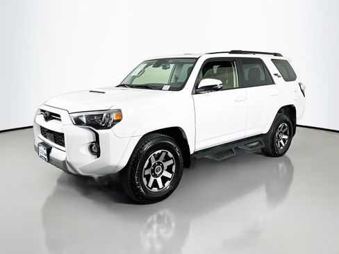 Certified 2024 Toyota 4Runner TRD Off-Road Premium w/ Off Road Premium Plus Package AWD/4WD image 3