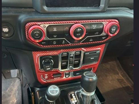 Used 2022 Jeep Gladiator Rubicon w/ Trailer Tow Package AWD/4WD image 7