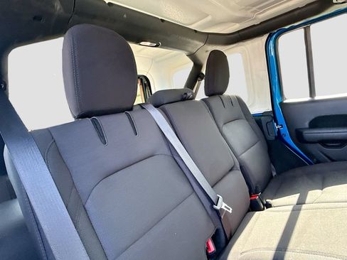 Used 2023 Jeep Wrangler Unlimited w/ Cold Weather Group AWD/4WD image 32
