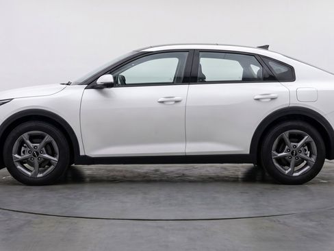 Used 2025 Kia K4 LXS FWD image 5