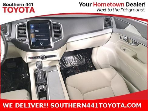 Used 2022 Volvo XC90 T5 Momentum w/ Protection Package Premier image 18