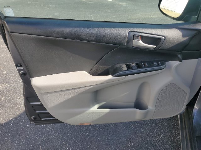 Used 2013 Toyota Camry LE FWD image 11