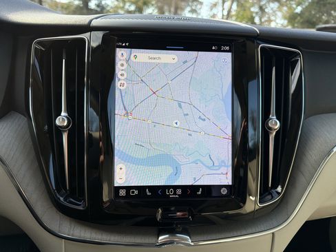 Certified 2023 Volvo XC60 B5 Plus image 24