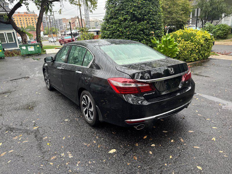 Used 2017 Honda Accord EX-L image 4