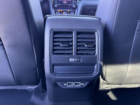 Used 2022 Volkswagen Passat 2.0T R-Line image 35