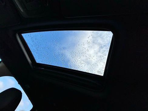 Used 2023 Toyota Sienna Platinum image 32