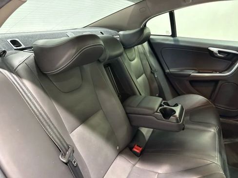 Used 2018 Volvo S60 T5 Dynamic w/ Vision Package image 29