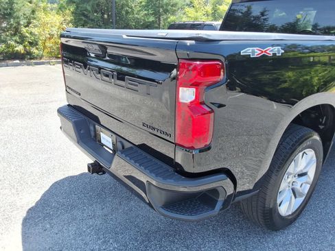 Certified 2024 Chevrolet Silverado 1500 Custom w/ LPO, Dark Essentials Package AWD/4WD image 16