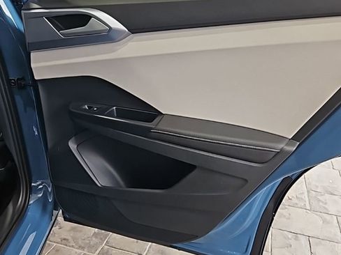 New 2026 Volkswagen Taos SE image 15