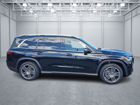 Certified 2025 Mercedes-Benz GLS 450 4MATIC image 7