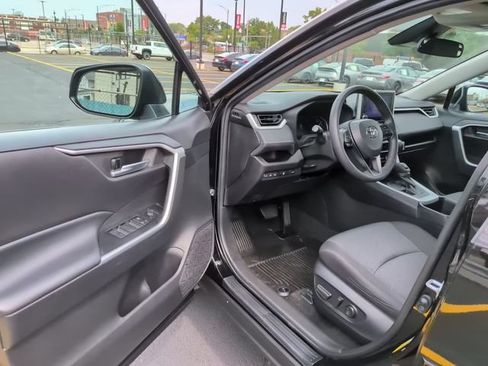 Used 2024 Toyota RAV4 XLE w/ Convenience Package AWD/4WD image 9