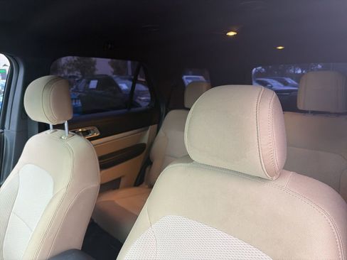 Used 2016 Ford Explorer XLT w/ Equipment Group 201A image 10