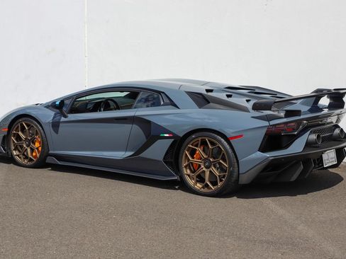 Used 2019 Lamborghini Aventador SVJ AWD/4WD image 25