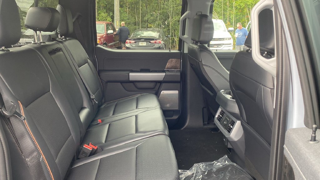 New 2027 Ford F250 Lariat w/ Lariat Premium Package AWD/4WD image 13