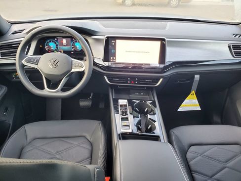 New 2026 Volkswagen Atlas Cross Sport SE FWD image 6