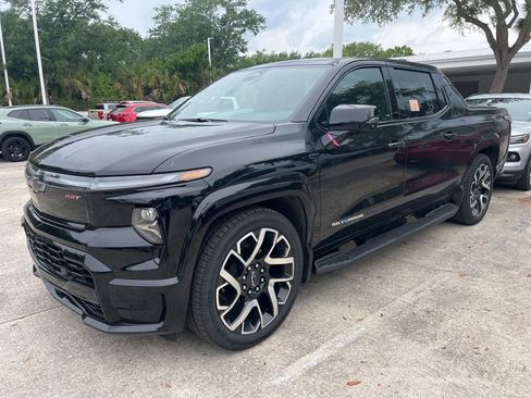 Used 2025 Chevrolet Silverado EV RST AWD/4WD image 1