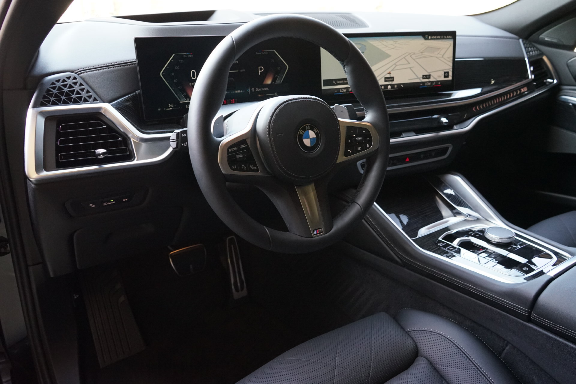 Used 2026 BMW X6 xDrive40i AWD/4WD image 2
