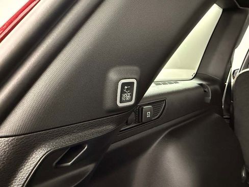 New 2025 Jeep Grand Cherokee Limited w/ Black Appearance Package image 19