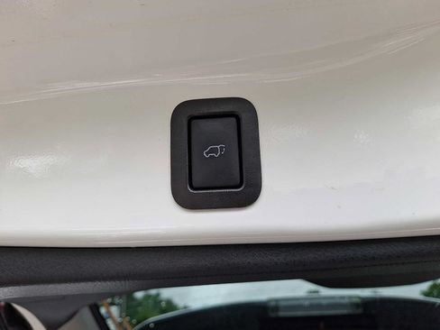 Used 2019 Toyota Highlander Plus AWD/4WD image 27