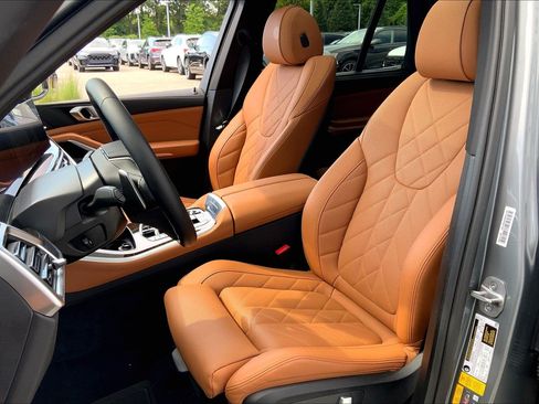 Used 2024 BMW X5 xDrive50e w/ Premium Package AWD/4WD image 5