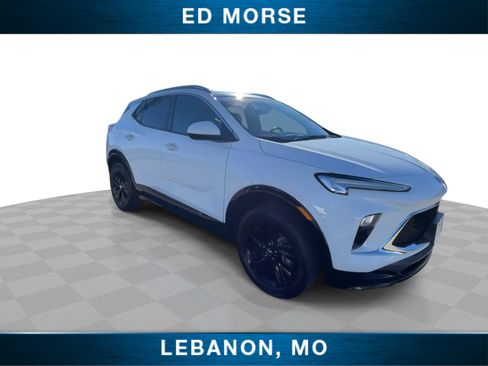 Used 2024 Buick Encore GX Sport Touring image 2