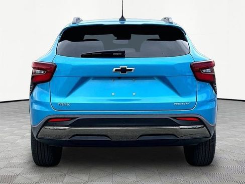 New 2026 Chevrolet Trax ACTIV w/ Sunroof Package FWD image 5
