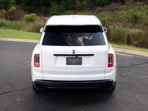 Certified 2022 Rolls-Royce Cullinan Black Badge w/ Dark Exterior Package AWD/4WD image 8