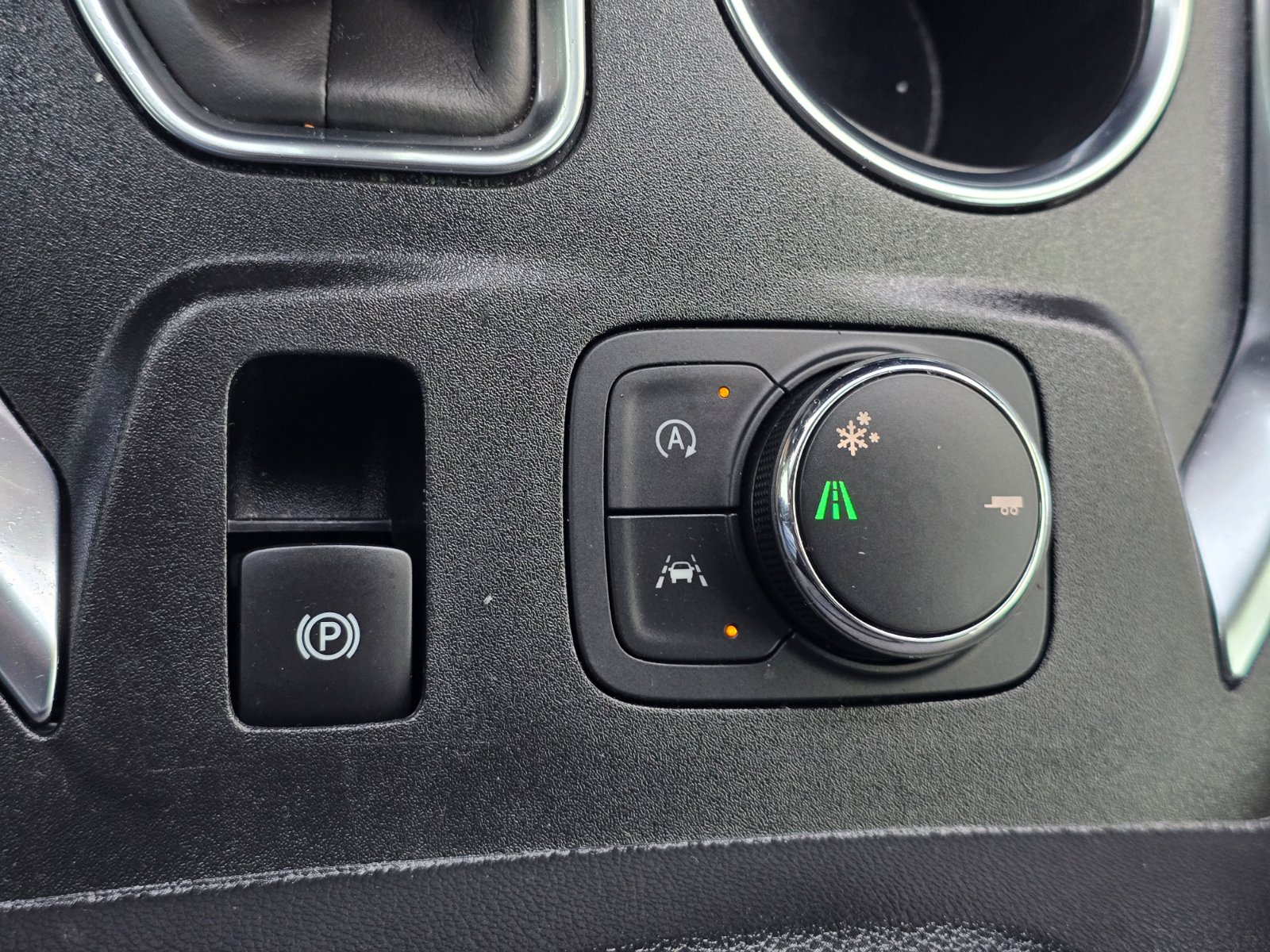 Used 2023 Chevrolet Traverse LT FWD image 23