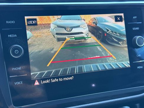 Used 2023 Volkswagen Tiguan SE R-Line FWD image 19