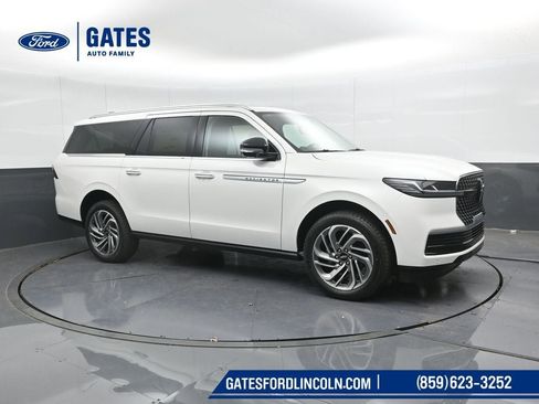 New 2025 Lincoln Navigator L Reserve image 4