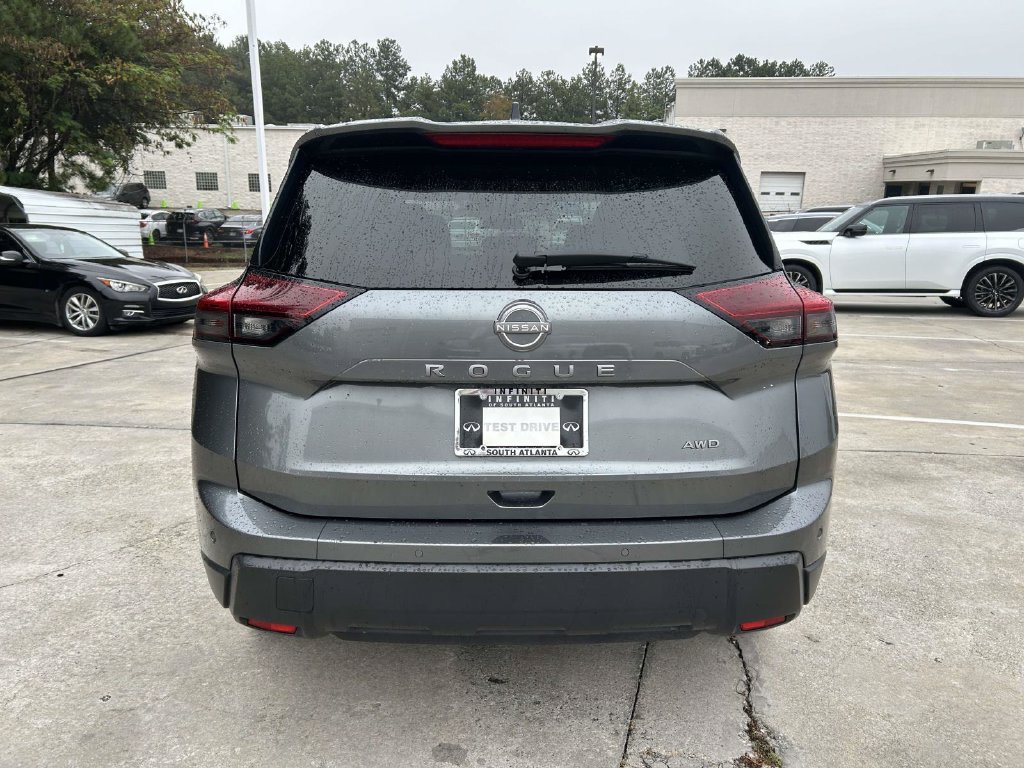 Used 2025 Nissan Rogue SV AWD/4WD image 3