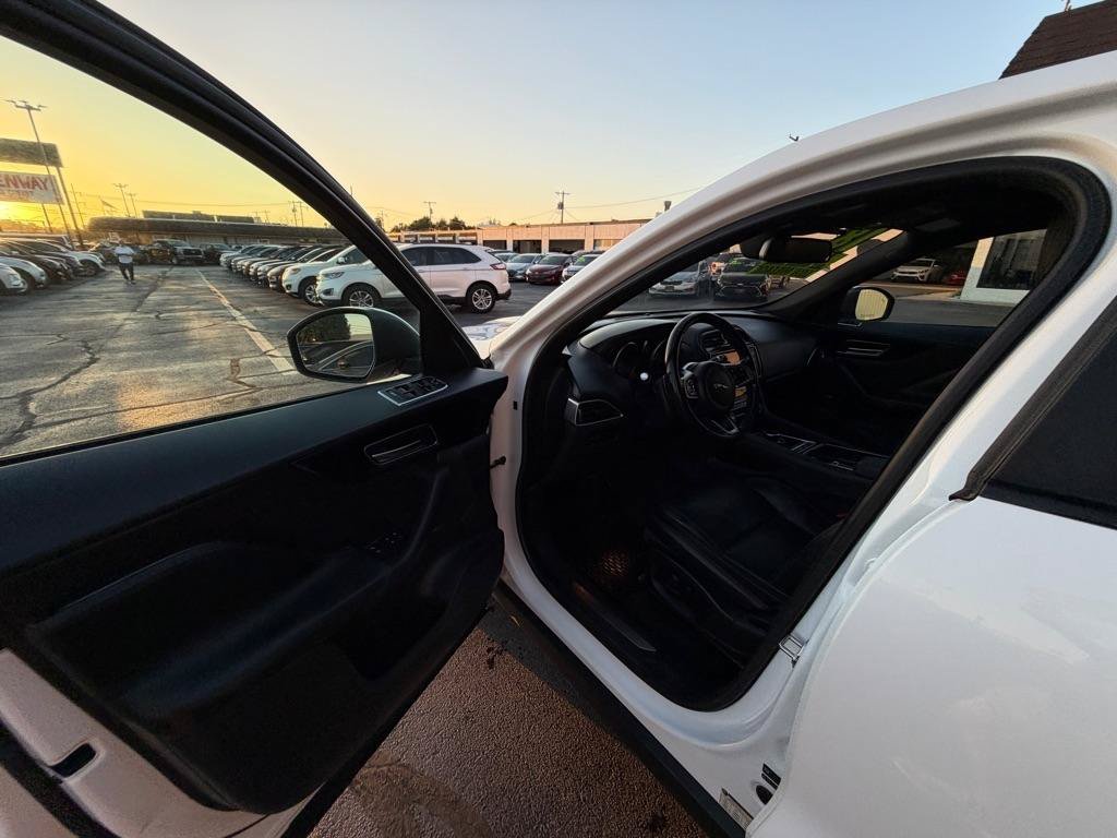 Used 2018 Jaguar F-PACE Prestige AWD/4WD image 30