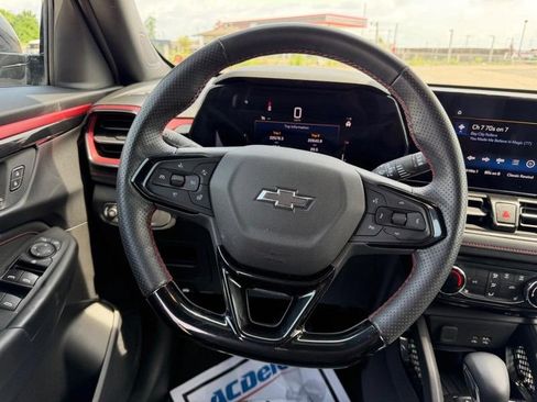 Used 2025 Chevrolet TrailBlazer RS w/ Driver Confidence Package FWD image 9