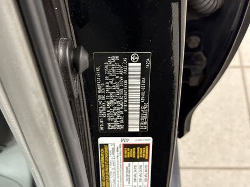 Used 2011 Toyota Camry XLE w/ XLE Extra-Value Pkg #2 FWD image 14