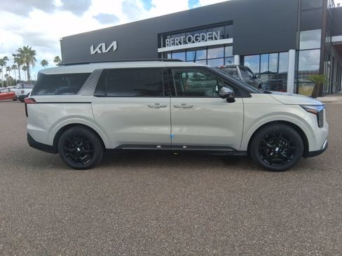 New 2026 Kia Carnival SX Prestige FWD image 3