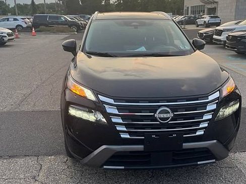 Used 2025 Nissan Rogue SL w/ SL Premium Package AWD/4WD image 4