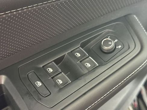 New 2025 Volkswagen Atlas SE image 16