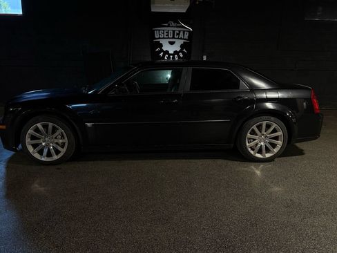 Used 2006 Chrysler 300 SRT8 w/ SRT Option Group II RWD image 3