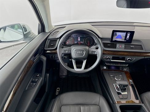 Used 2020 Audi Q5 2.0T Premium w/ Convenience Package image 2