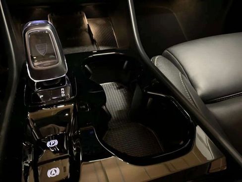 Used 2025 Volvo XC40 B5 Plus image 47