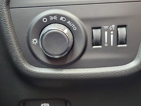 New 2025 Jeep Grand Cherokee L Laredo image 17