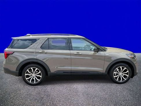 New 2026 Ford Explorer ST-Line RWD image 2