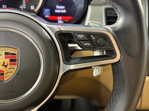 Used 2018 Porsche Macan Turbo image 21