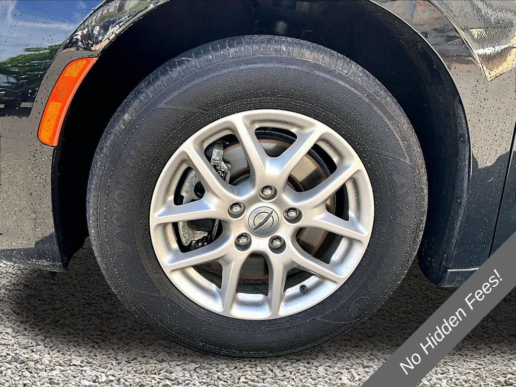 Used 2024 Chrysler Pacifica Touring-L FWD image 8