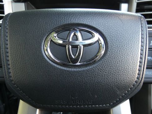 Used 2025 Toyota Tundra Limited AWD/4WD image 72