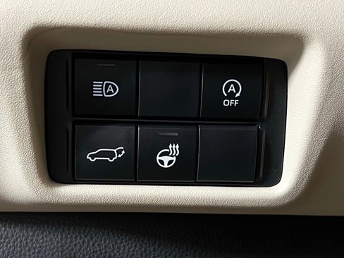 Certified 2025 Toyota Highlander Limited image 23