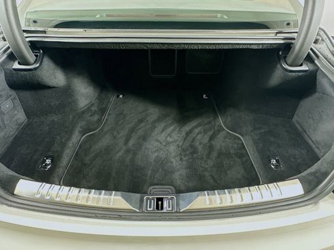 Used 2022 Bentley Flying Spur V8 AWD/4WD image 35