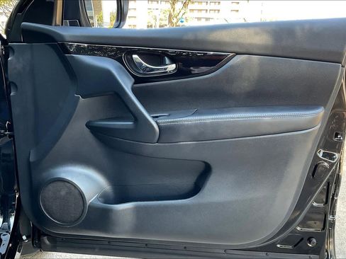 Certified 2022 Nissan Rogue Sport SL image 21